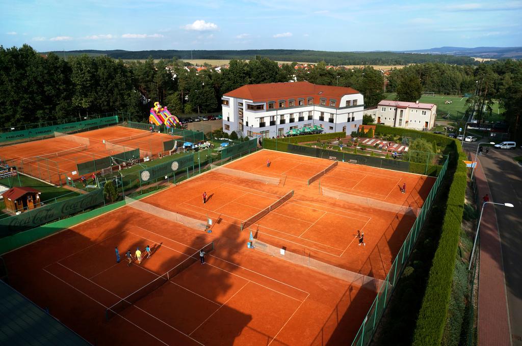 Hotel Sport Zruč Extérieur photo